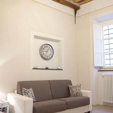 Alessandra Apartment Lucca Bagian luar foto