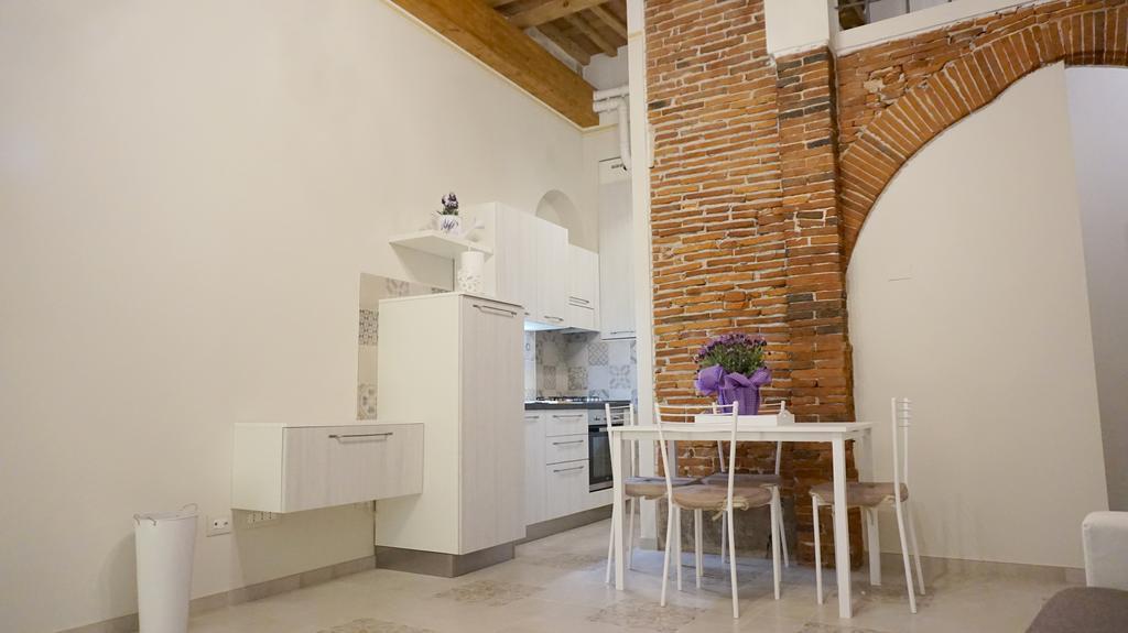 Alessandra Apartment Lucca Bagian luar foto